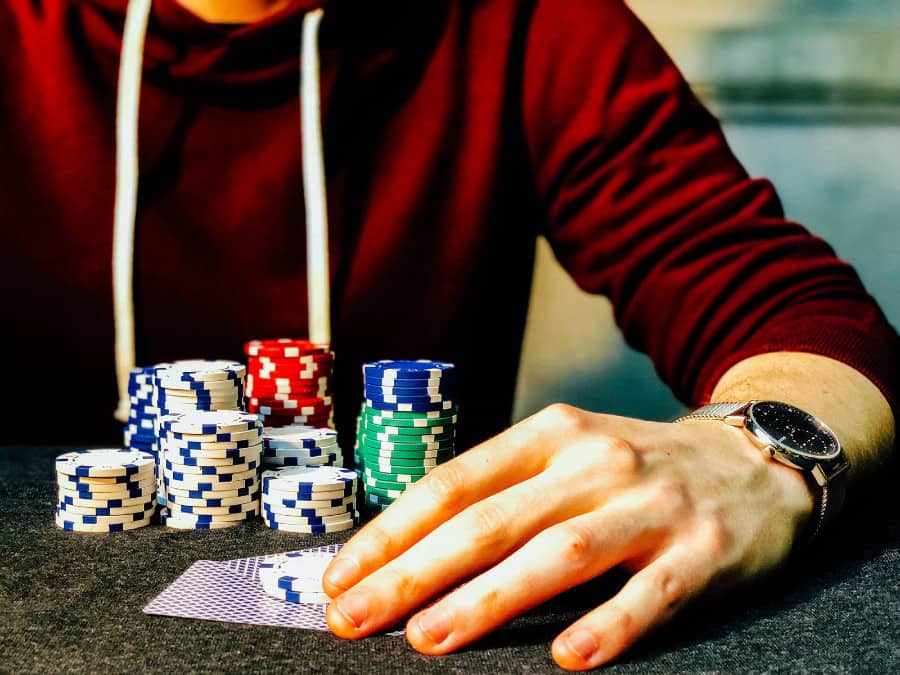 Thủ thuật nắm bắt tâm lí và giành chiến thắng trước đối thủ Poker