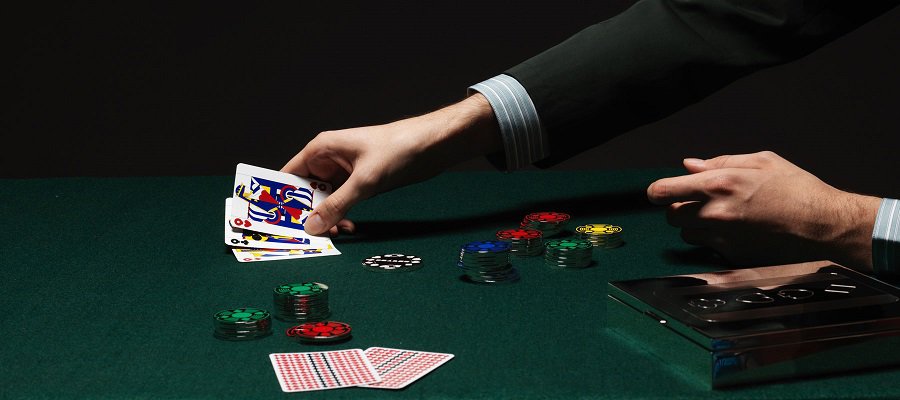 Ba cách kiểm soát bản thân khi chơi Poker online