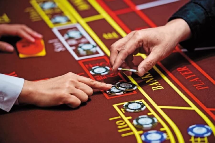 Hai tuyệt chiêu chơi game Baccarat onlinenắm chắc phần thắng?